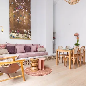  Appartement Pop Art Historia De Conde Negro Con Patio Privado Spanje